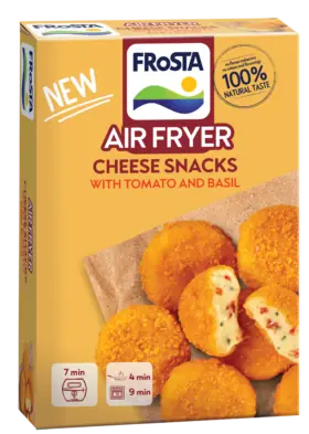 Škatuľa syrových snackov FRoSTA pre teplovzdušné fritézy s paradajkami a bazalkou – chrumkavé kúsky na obrúsku. Na obale FRoSTA je uvedený čas prípravy a zdôraznená 100 % prírodná chuť.